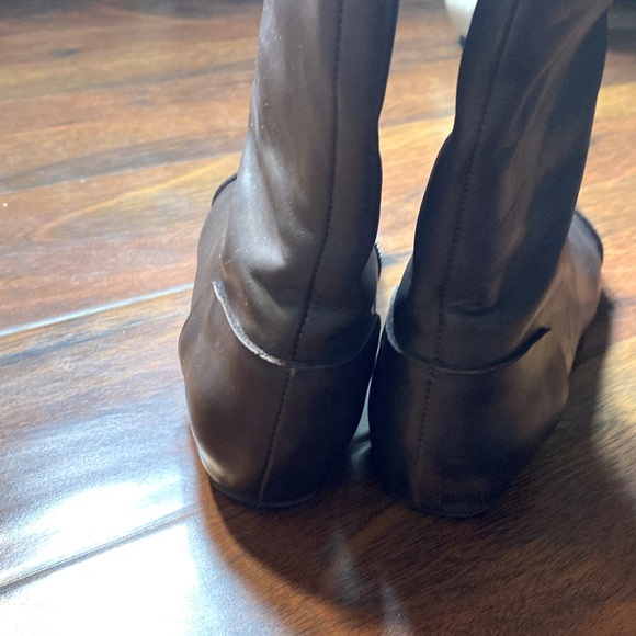 Maxstudio Buttery Soft Brown Draping Leather Knee-High Boots - Picture 5 of 9